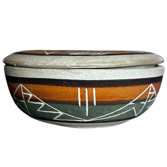 Vintage Souix Pottery Trinket Dish With Lid Southwestern Vermillion Geometric - Picture 3 of 9